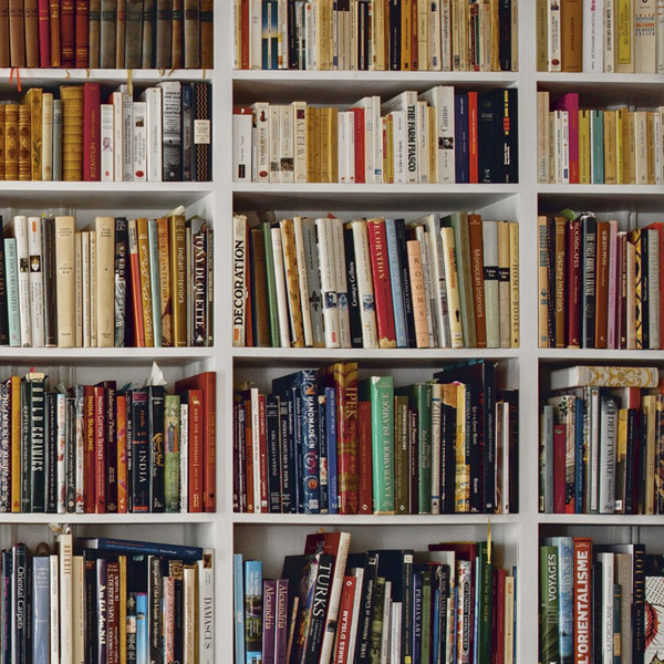 Offriamo servizio di ritiro a Ivrea e sgombero di libri usati a Torino, piccole e grandi collezioni, eredità e intere bibioteche in Piemonte